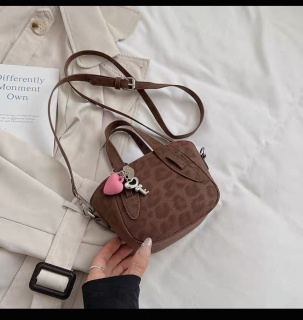 Сумка с брелоком