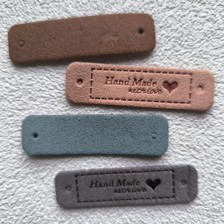 厂家新款handmade爱心皮标彩色超纤皮革压印服饰标签打孔帽子皮标